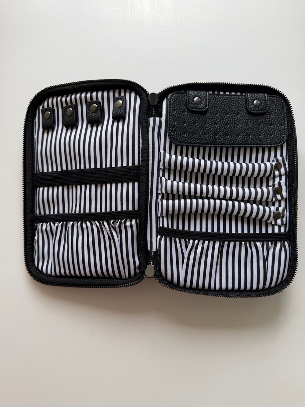 Rad Rev Jetsetter Black Pebbled Leather Makeup Case Travel Organizer